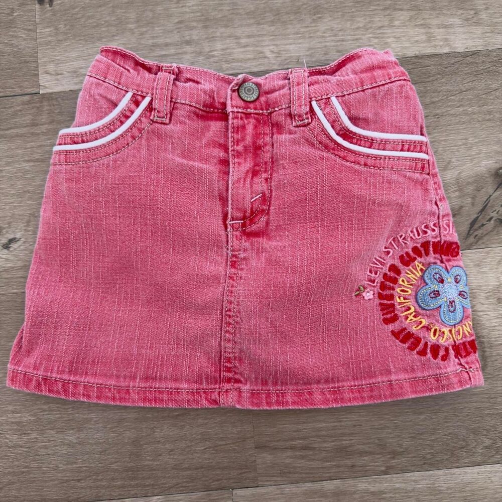 Levi's Toddler Girl 3T Pink Denim Skirt Embroidered Flower Built in Shorts Y2K